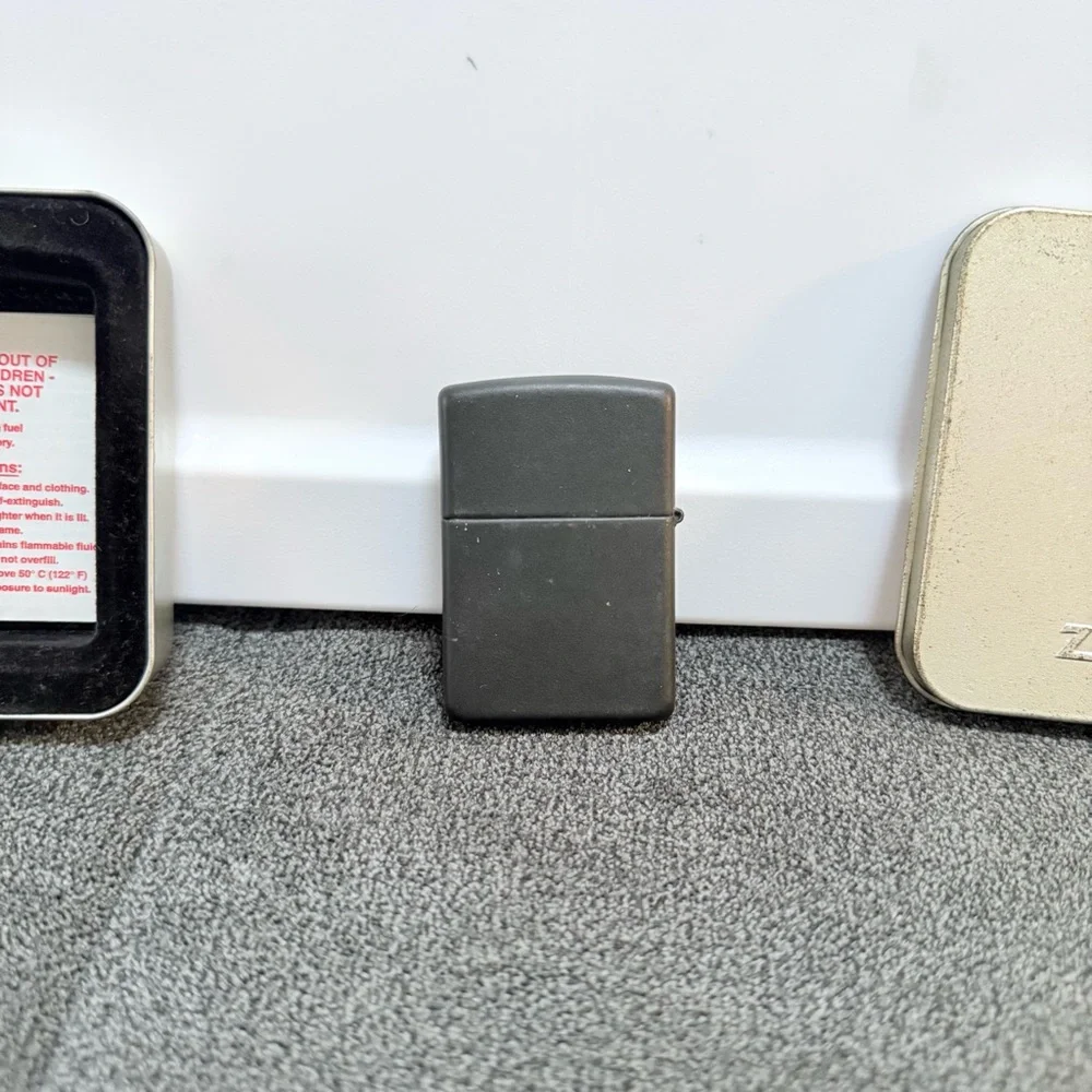 Zippo Lighter Toledo Fierce Guardian with 18ct Gold Leaf Inlay - Picture 6 of 8